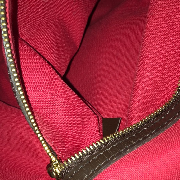 Louis Vuitton Rivington - Picture 12 of 14